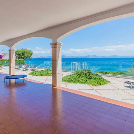 Torrens Villa *