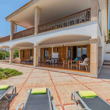 Torrens Villa *